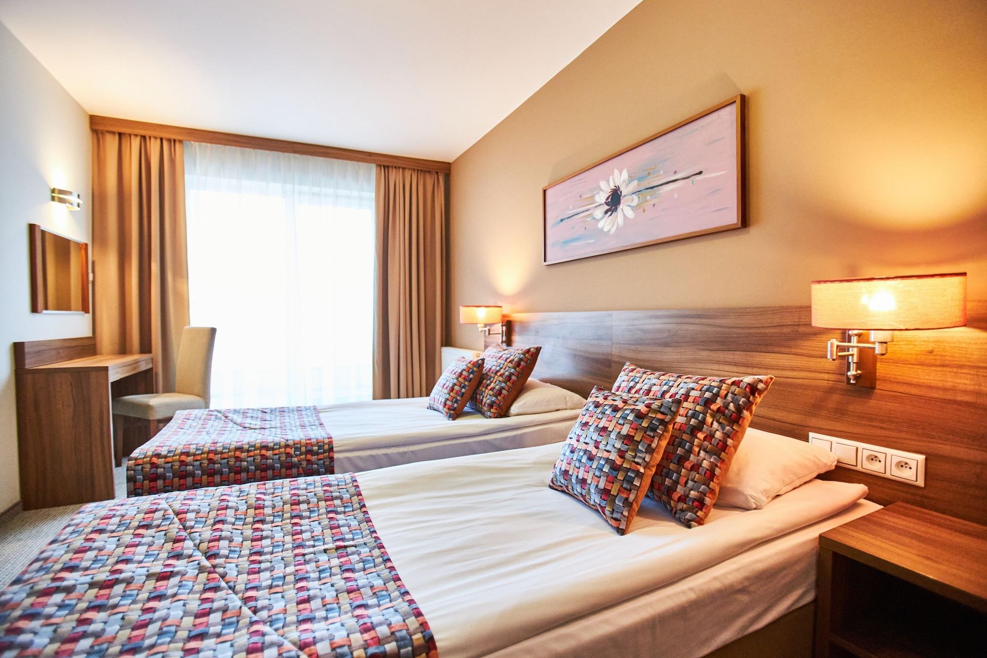ורשה Arche Hotel Pulawska Residence מראה חיצוני תמונה