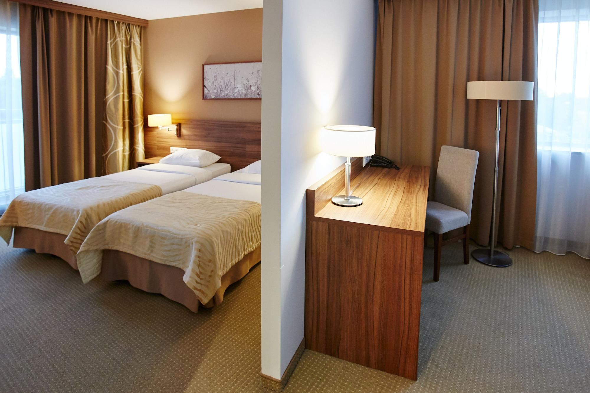ורשה Arche Hotel Pulawska Residence מראה חיצוני תמונה