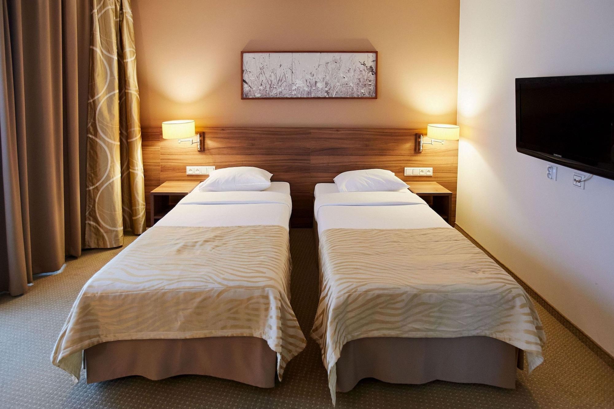 ורשה Arche Hotel Pulawska Residence מראה חיצוני תמונה
