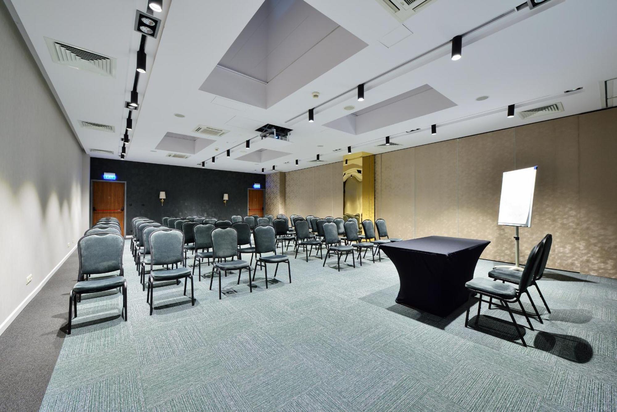ורשה Arche Hotel Pulawska Residence מראה חיצוני תמונה